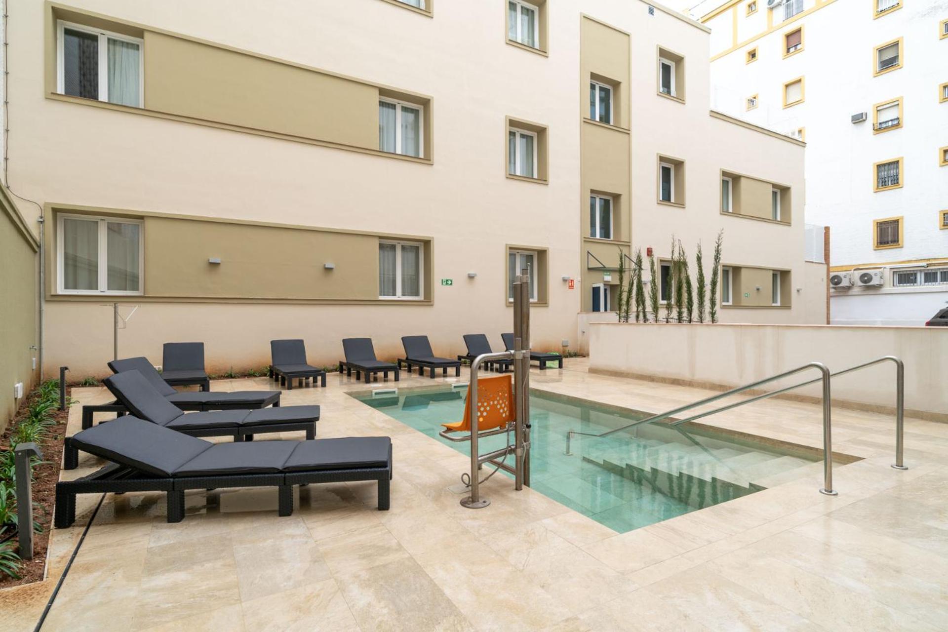 Limehome Sevilla Ronda De Capuchinos Exterior foto